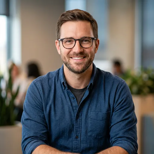 Portrait of Colin, Support Writer AI specialist on the Eve CXO team